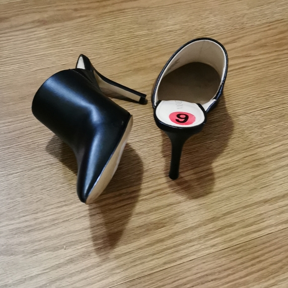 Heels - Picture 3 of 3